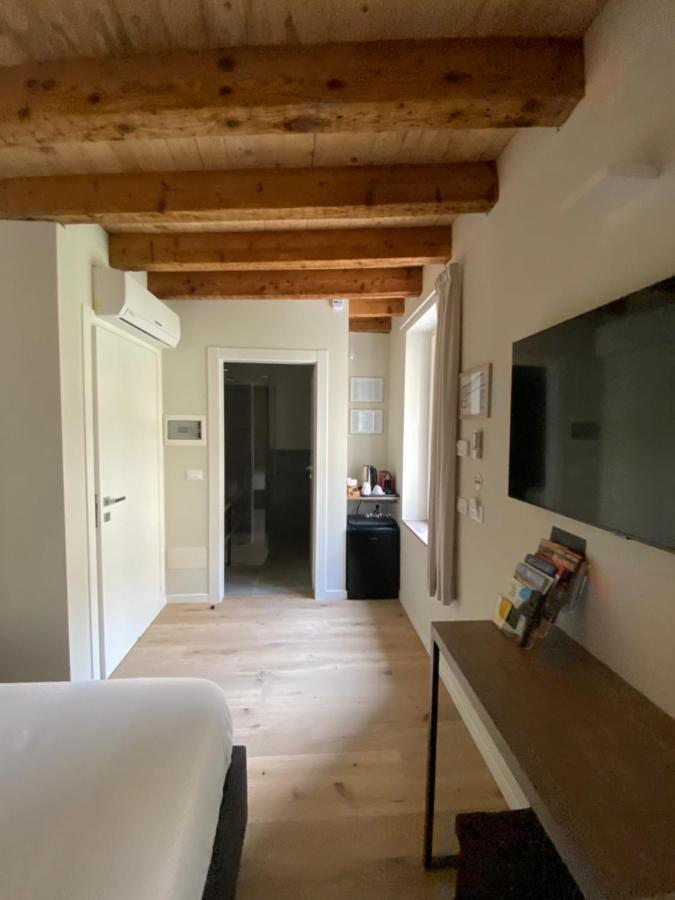 Malvezzi24 Boutique Rooms Desenzano del Garda Exterior photo