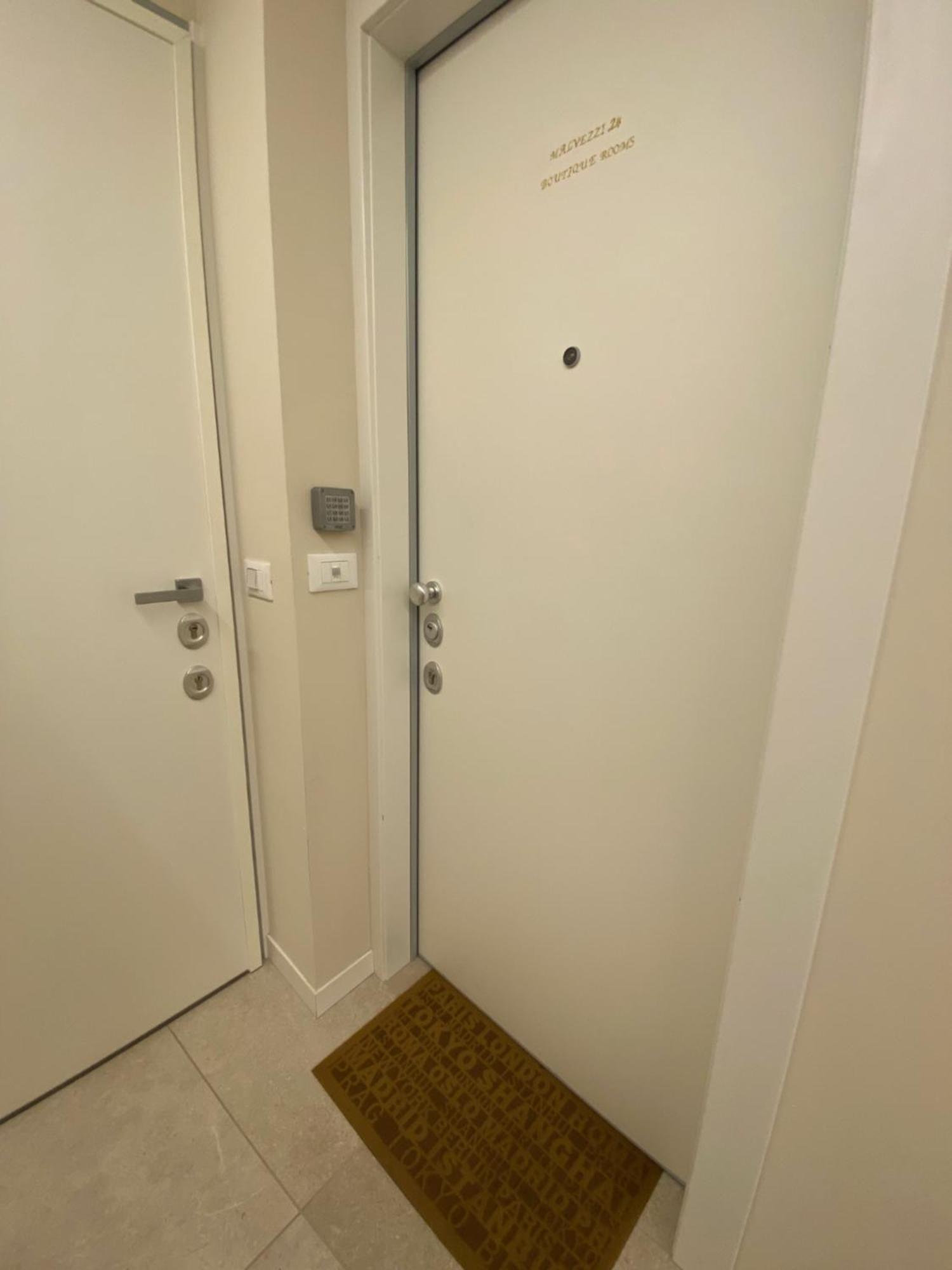 Malvezzi24 Boutique Rooms Desenzano del Garda Exterior photo