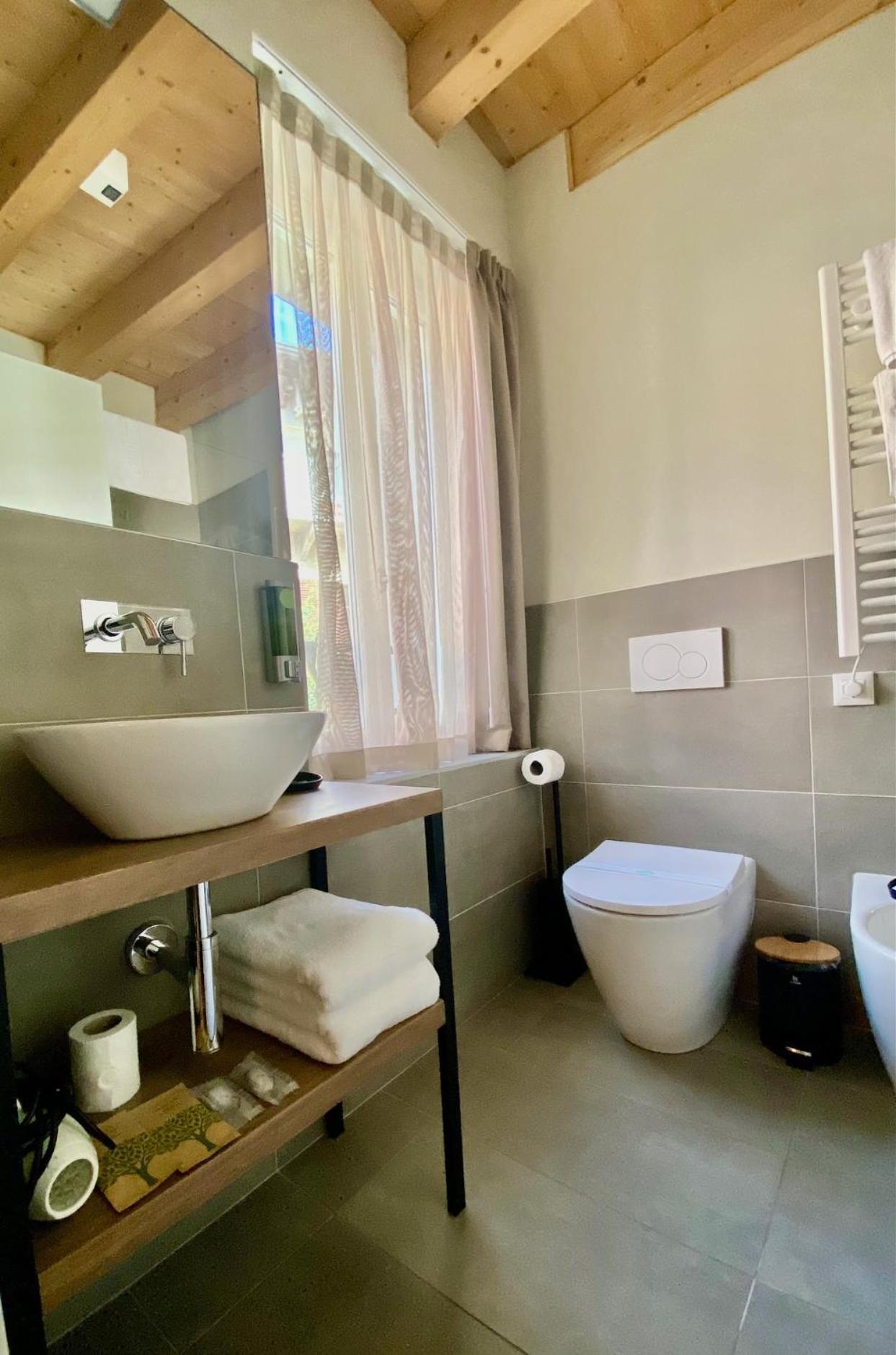 Malvezzi24 Boutique Rooms Desenzano del Garda Exterior photo